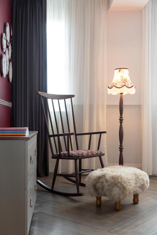 Standard Queen Room Accessible