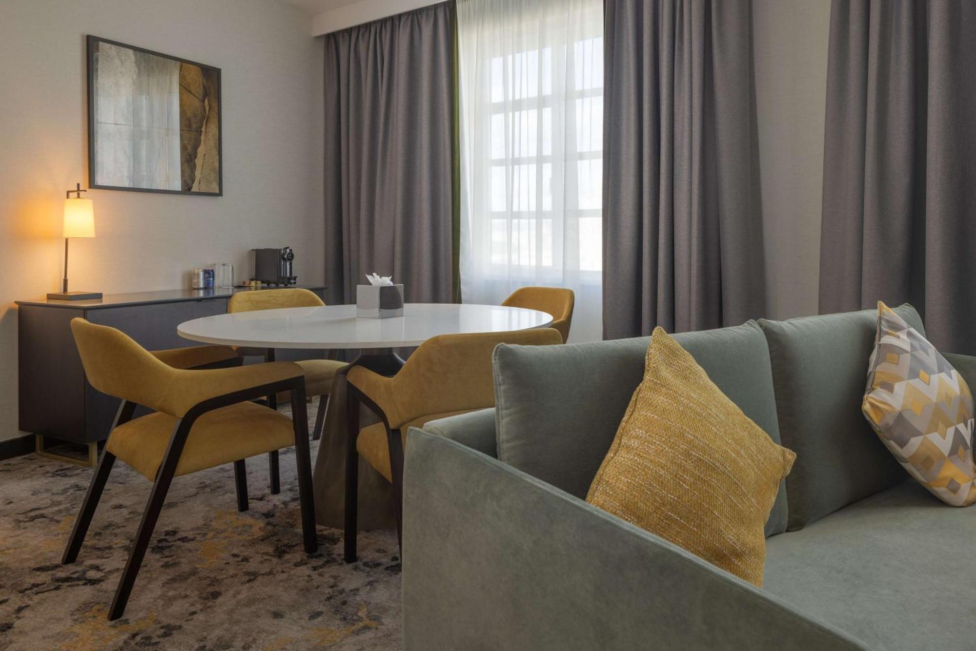 King Executive Suite