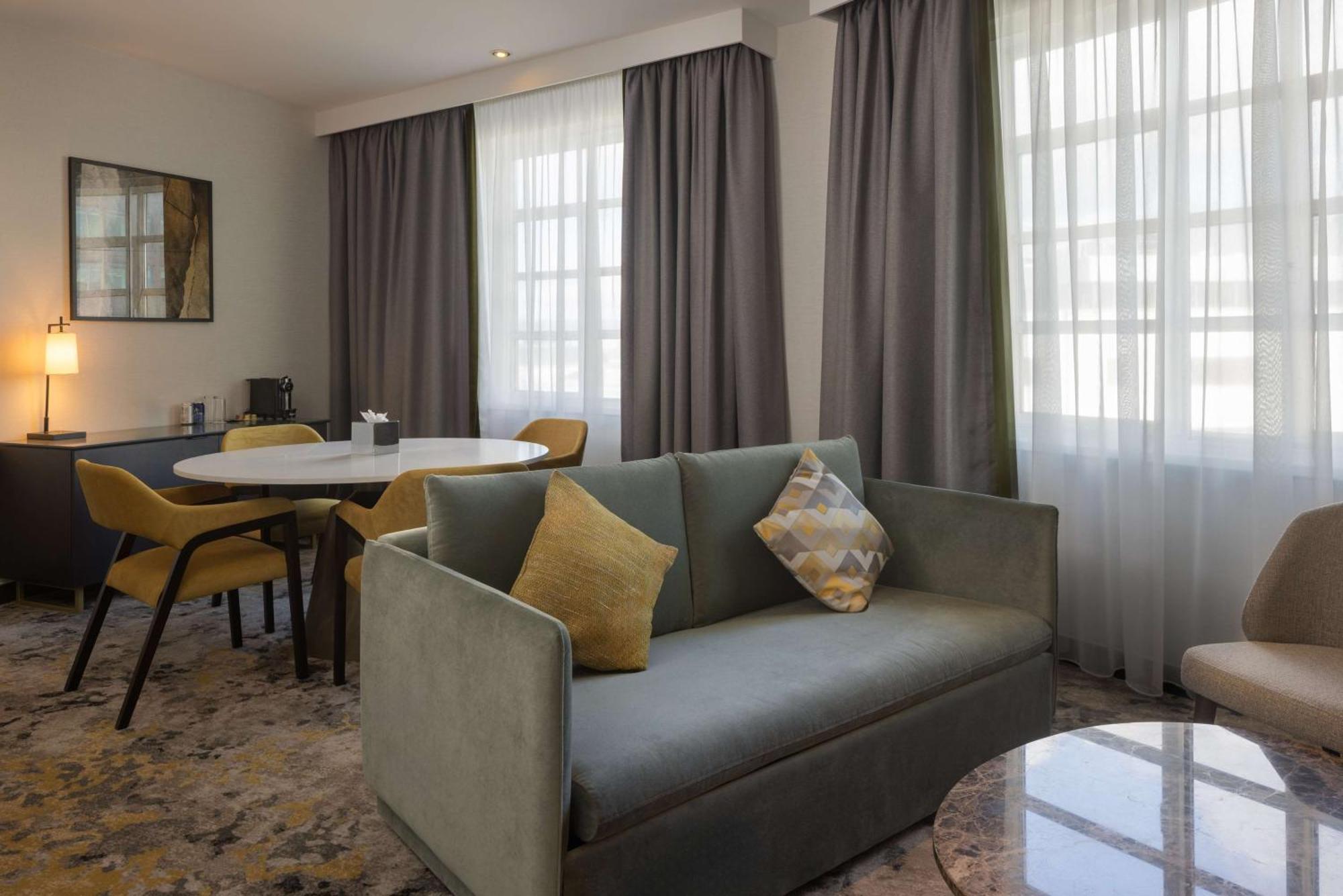 King Executive Suite