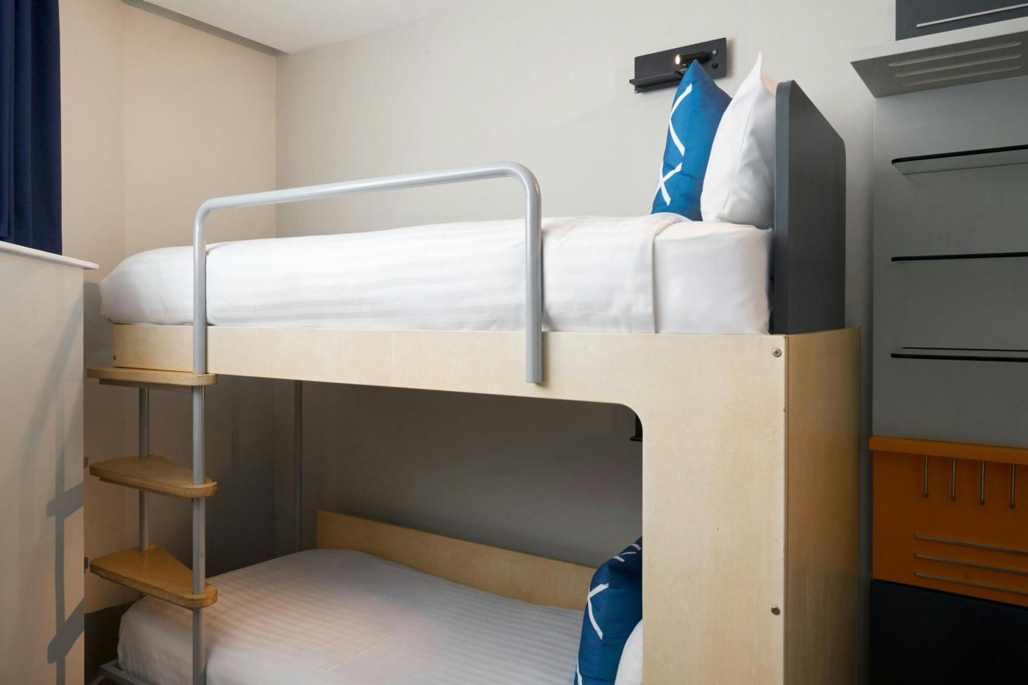 Efficient Room Two Twin Bunk Beds,1660286495:JPEG