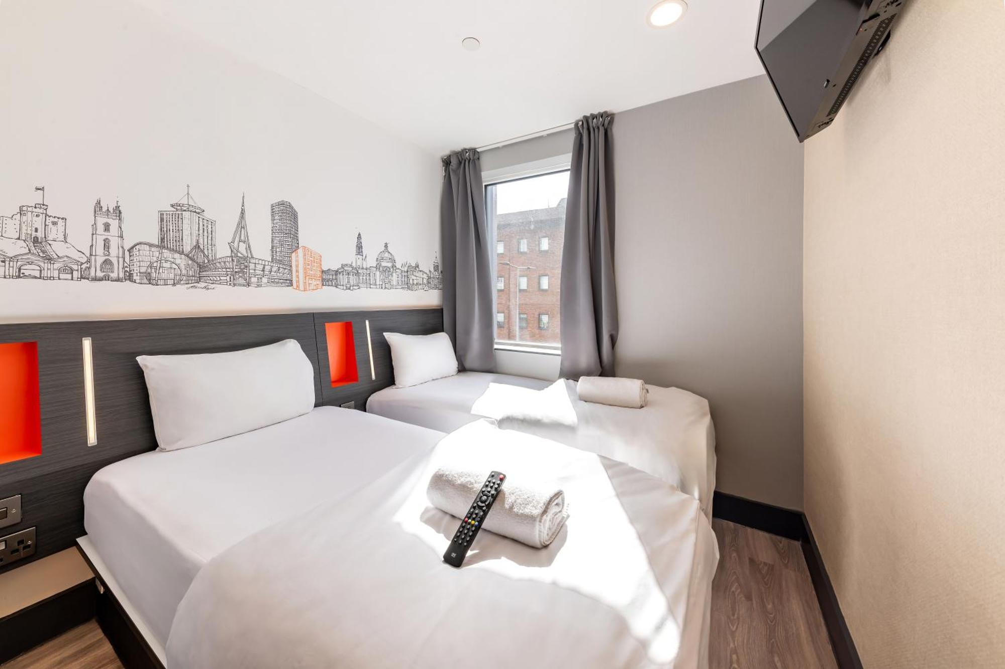 Twin Room with Window,1765686882:JPEG