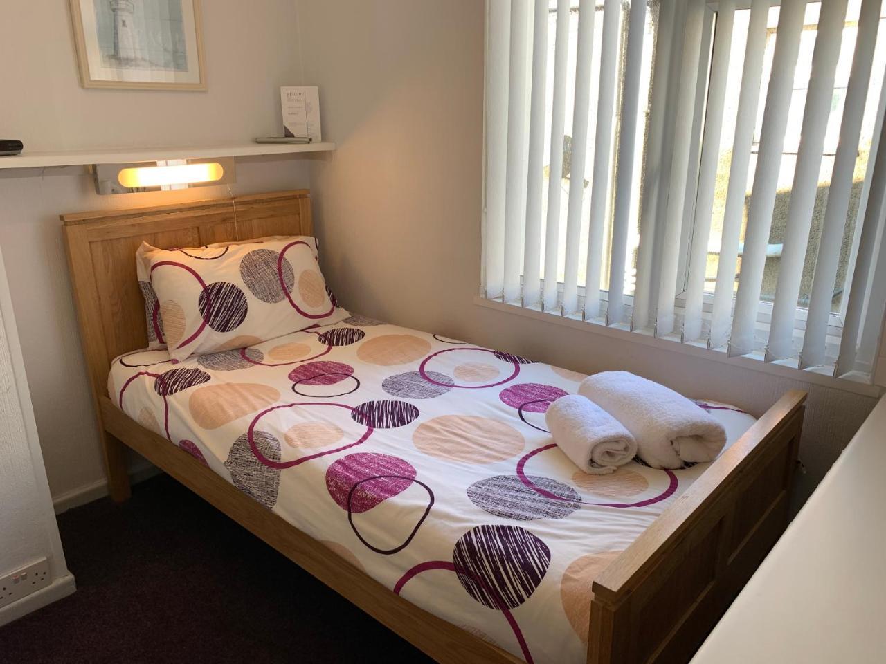 Single Room with Shared Bathroom
