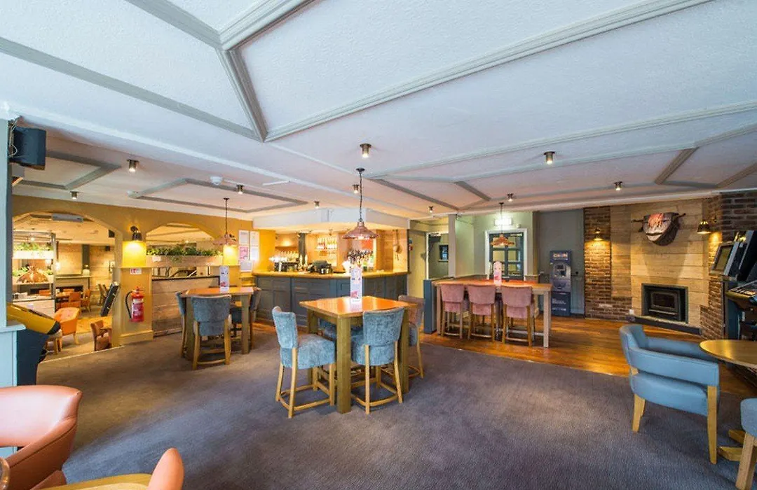 Premier Inn Cardiff West-1