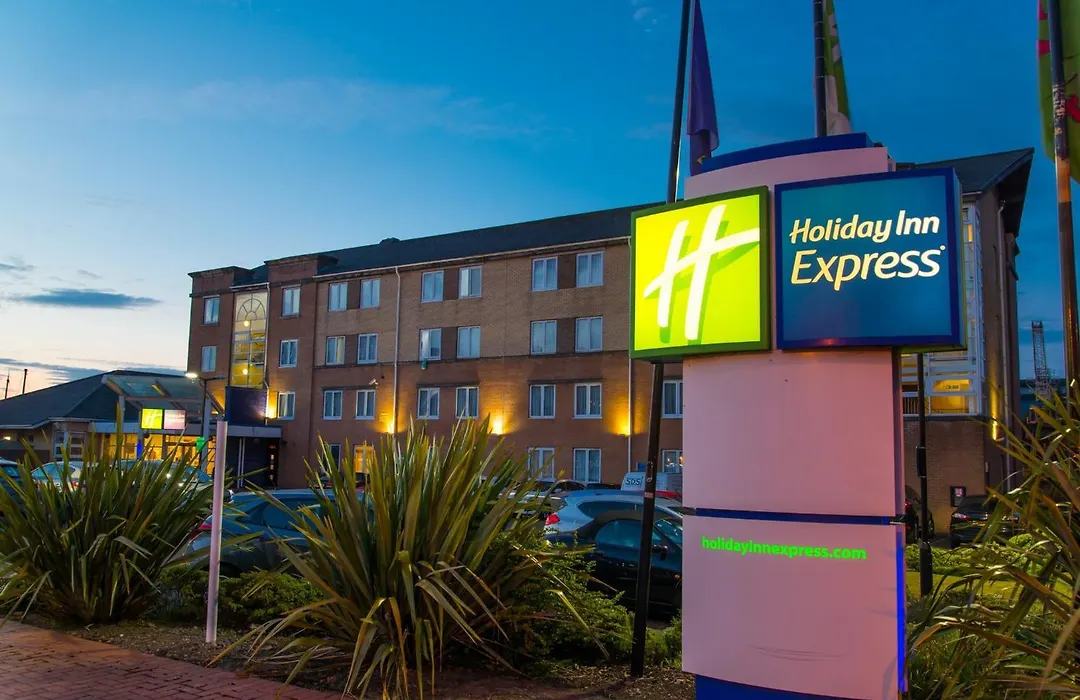 Holiday Inn Express Cardiff Bay By Ihg-1