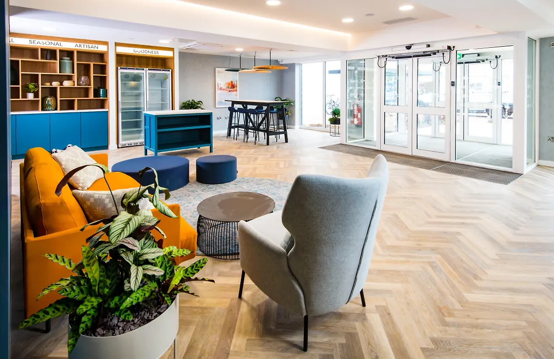 Staybridge Suites Cardiff-1