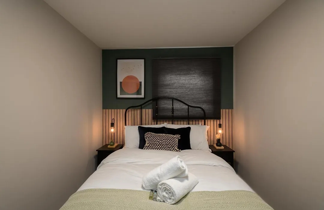 Benjamin Suite - Modern 3Br Apartment With Parking & Wifi-1