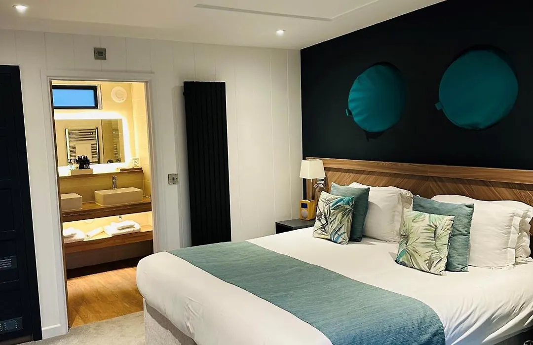 Rooms At Penarth Marina-1