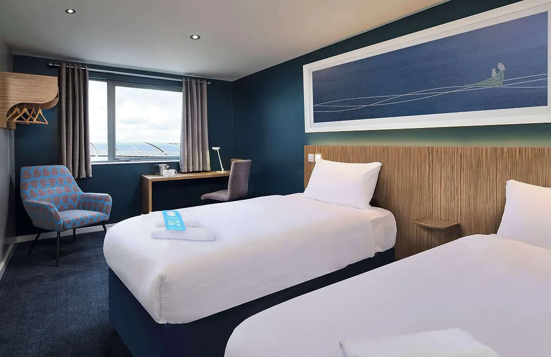 Travelodge Cardiff Central Queen Street-1