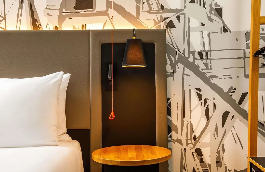 Mercure Cardiff-1