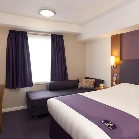 Premier Inn Cardiff City Centre-2