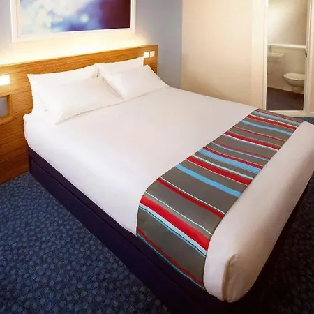 Travelodge Cardiff Central Queen Street-3