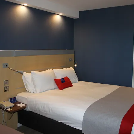 Holiday Inn Express Cardiff Airport, An Ihg Hotel-2