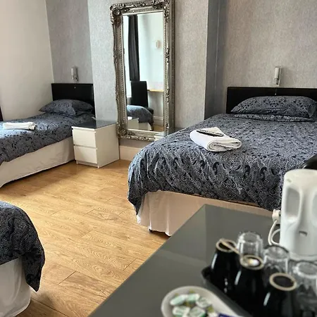 Mayfair Guest House-3