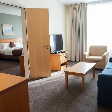 Future Inn Cardiff Bay-3