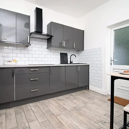 Royal Oak House By Ty Sa - 5 Bedroom House-3