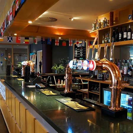 Future Inn Cardiff Bay-3
