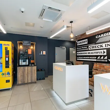 Easyhotel Cardiff-2