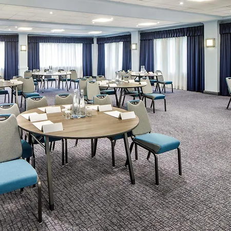 Mercure Cardiff-2