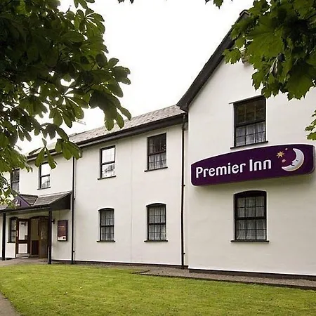 Premier Inn Cardiff East-3