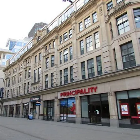 Travelodge Cardiff Central Queen Street-2