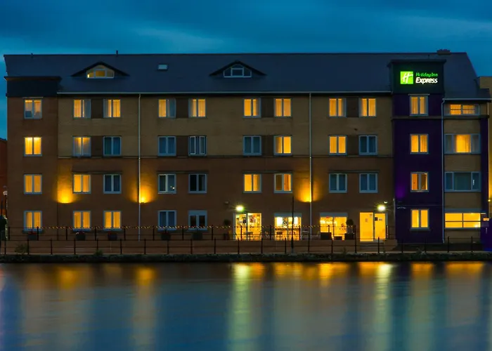 Holiday Inn Express Cardiff Bay By Ihg