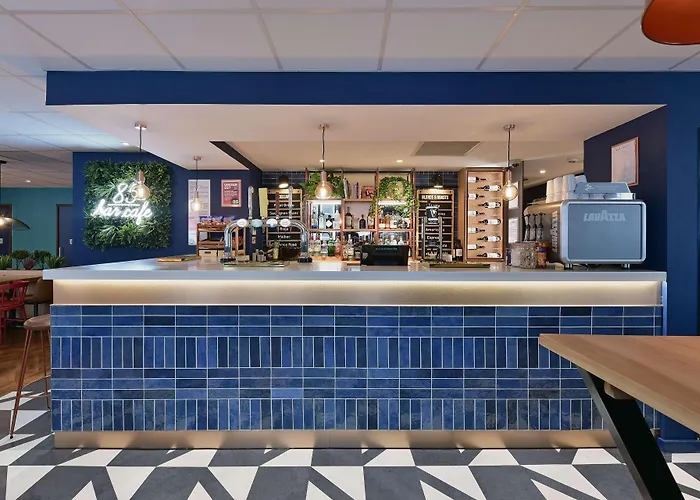 Travelodge Cardiff Central Queen Street