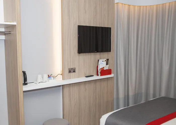 Holiday Inn Express Cardiff Bay By Ihg